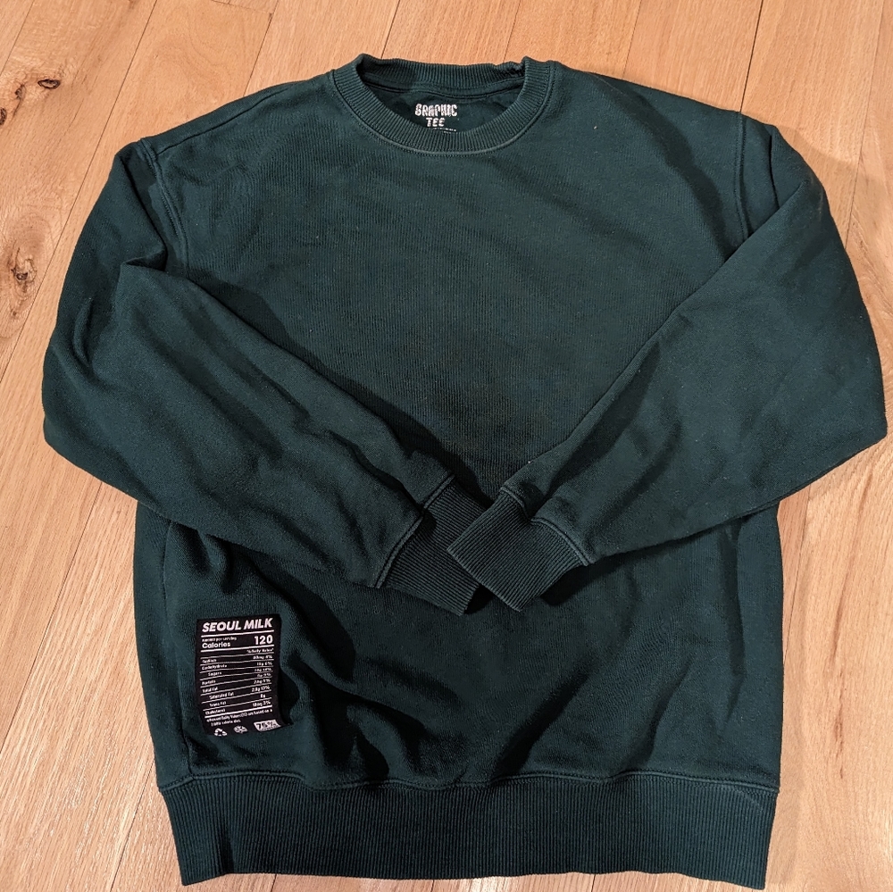Green Seoul milk banana crewneck sweater